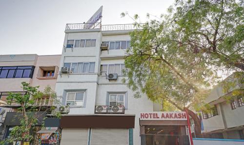 Itsy By Treebo - Aakash - 7 km away from Narendra Modi Stadium, Ahmedabad