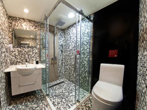 room detail thumbnail 2