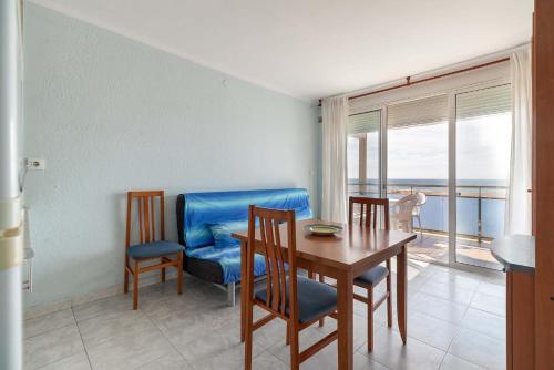  Apartamento Denis Playa 101, Pension in Castelldefels