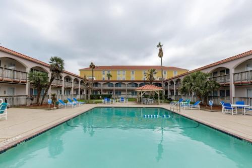 Surfside 117 by Padre Escapes - image 12