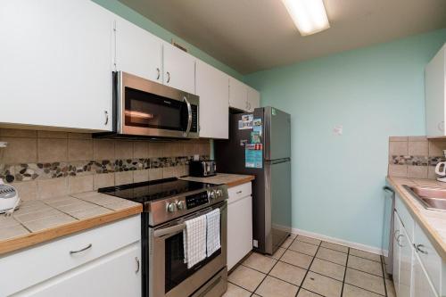 Surfside 119 by Padre Escapes - image 12