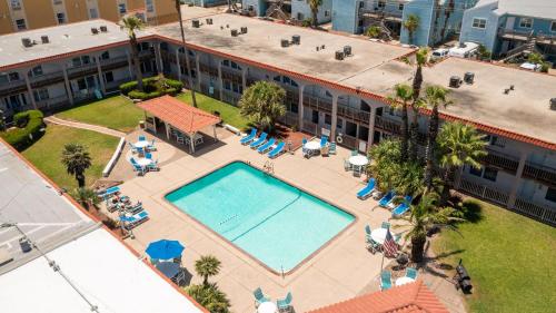 Surfside 112 by Padre Escapes - image 10