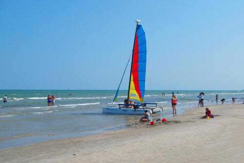 Padre Beach View 201K by Padre Escapes - image 7