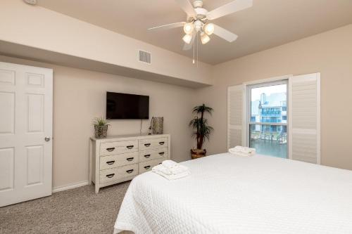 Sunset Vista B12 by Padre Escapes - image 11
