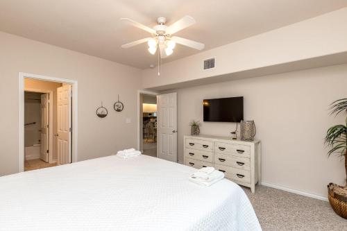 Sunset Vista B12 by Padre Escapes - image 12
