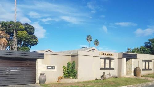 5 bedrooms, 6 beds