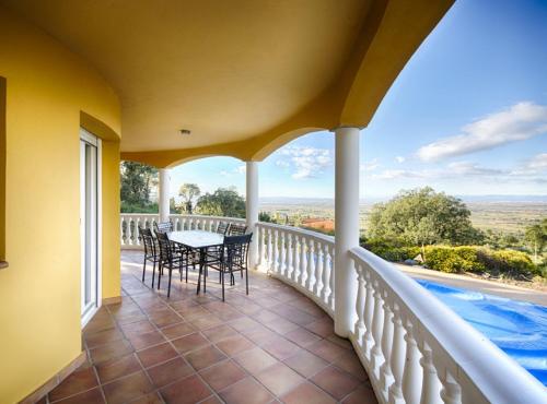  Casa Albera - with pool and fantastic views in Palau-Saverdera
