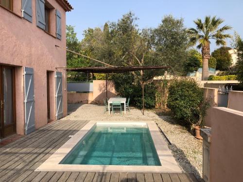 Villa méditerranéenne piscine,plage, wifi gîte à louer Le Pradet