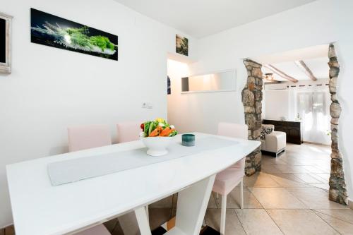 Apartment Pino in Bale