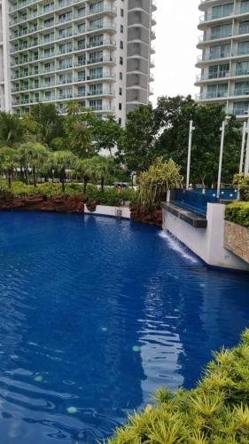 Azure Urban Resort Residences Maui 1815 pool view photo