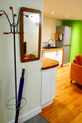 Picture of “Dragons Den” Centrally Located Modern Apartment