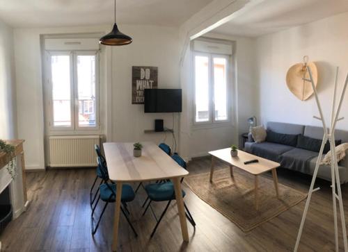 Tissot Appart 2 chambres cosy centre ville - Location saisonnière - Saint-Étienne