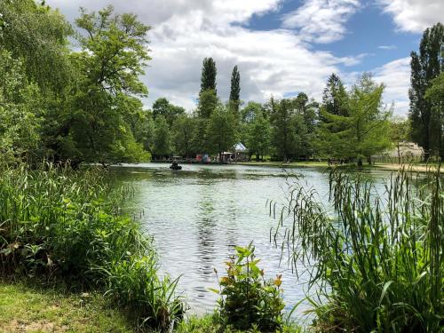 Aux Portes du Petit Bois in Sainte Marie La Blanche