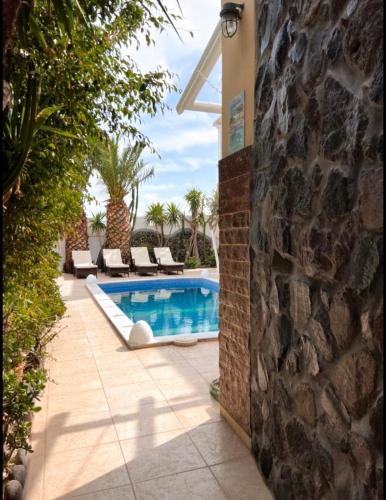 Danae Villa - image 3