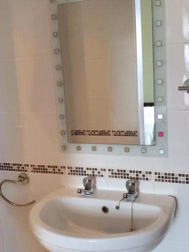 Grosvenor House Hotel - image 3