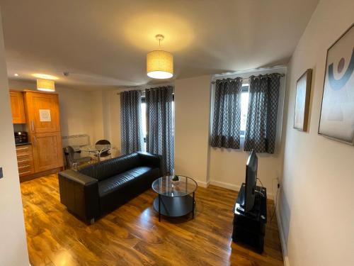 One-Bedroom Apartment with City View image 4