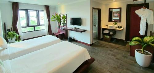 Hoi An Odyssey Hotel in Cam Nam