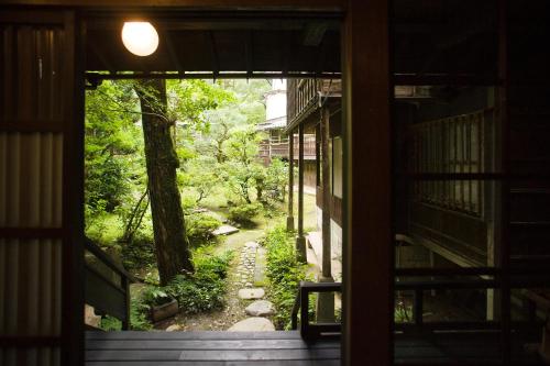 深谷温泉 元湯石屋