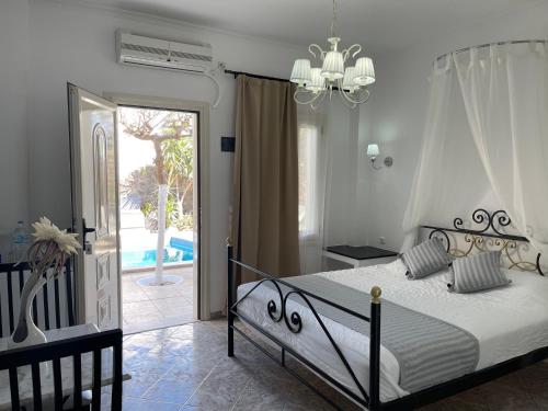 Danae Villa - image 13