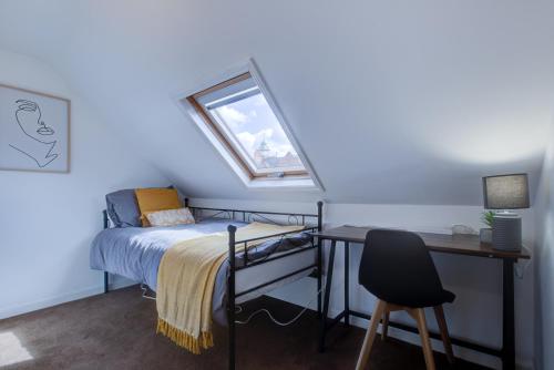 MODERN Four Bed Home in CENTRAL Reading gîte à louer Caversham