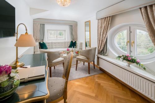 Hotel Schloss Mönchstein - image 2