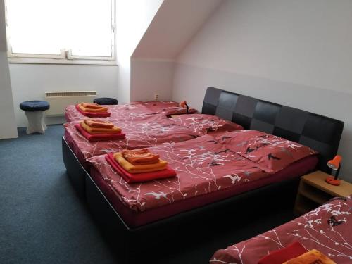 LEO - PENZION Room Type - Quadruple Room with Shared Bathroom