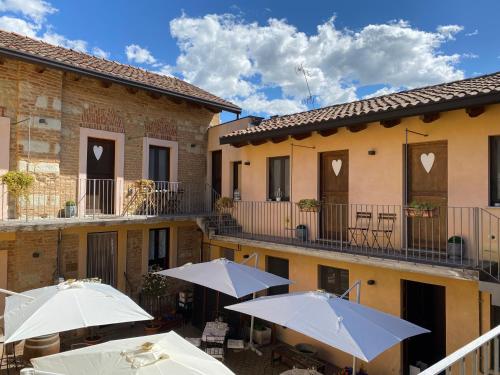 Vista exterior, Locanda Il Cortile in Vignale Monferrato