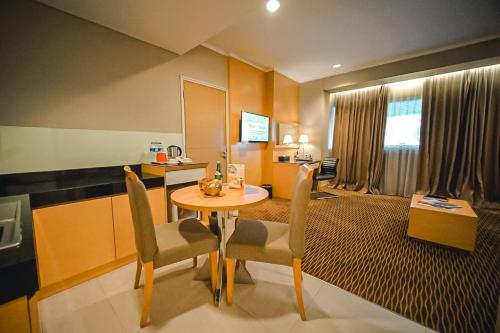 Kitchen, All Sedayu Hotel Kelapa Gading in Kelapa Gading