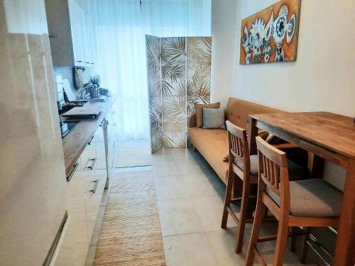  2 bedrooms appartement with lake view furnished terrace and wifi at Arona in 28041 Arona