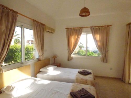 Villa Isabella: Coral Bay Beach, Seaview, Pegeia (fotografie 9)