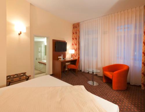 1 queen bed