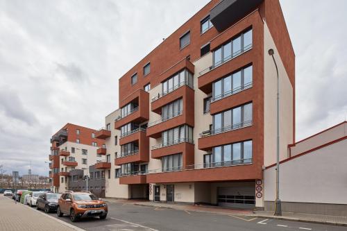 Prague Days - One-bedroom Apartment with Balcony and Garage Parking near the Vltava River in Holešovice - image 8