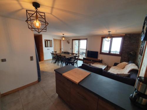 Le Repaire des Loups - Appart neuf 12 pers 4 chambres - location a la semaine in Montgellafrey