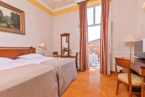 Hotel Continental - image 3