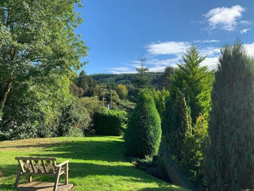 Dārzs, Countryside Log Cabin With Hot Tub - Beech in Aymestrey
