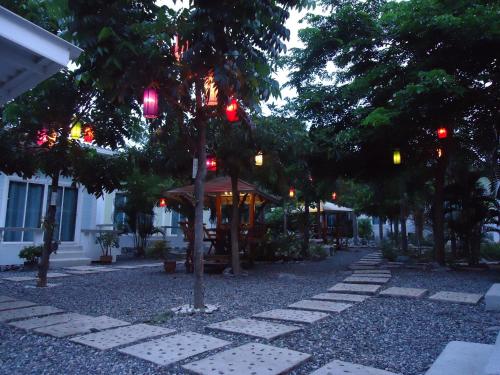 Facilities, Charlie's Bungalows in Koh Si Chang