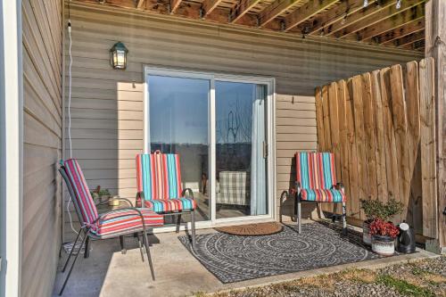 Sunny Family-Friendly Branson Home with Pool Access! - image 2