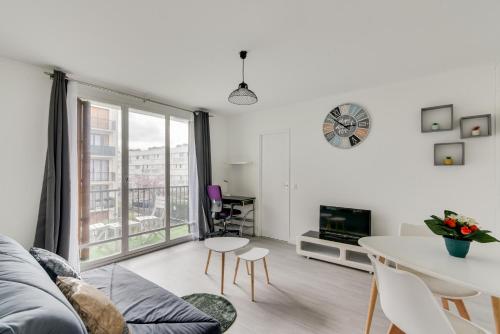 Budget apart with balcony near Paris - Location saisonnière - Bondy