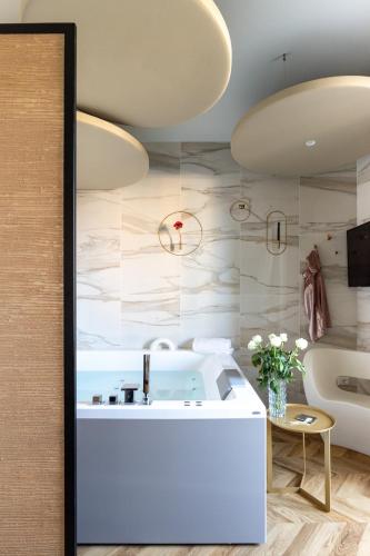 Jacuzzi Suite Home by Enjoy Garda Hotel - image 5