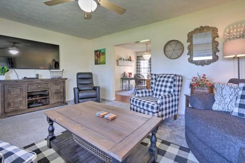 Charming East Bernstadt Retreat Less Than 6 Acre Farm! in 科爾賓