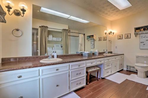 Charming East Bernstadt Retreat Less Than 6 Acre Farm! in 科爾賓