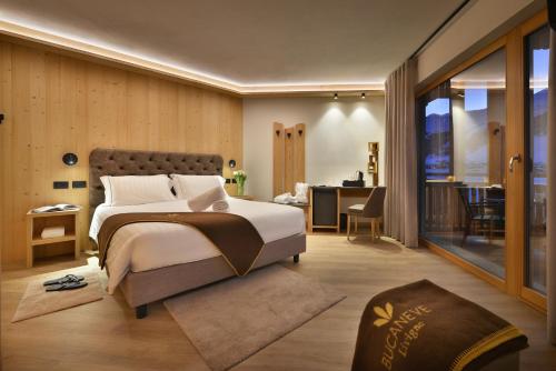 Hotel Bucaneve 5