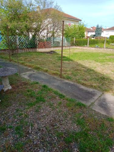 Maison de 3 chambres avec jardin clos et wifi a Montlucon