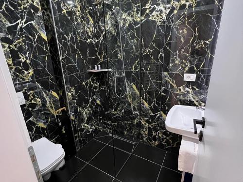 Twin Room with Bathroom