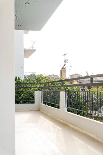 ระเบียง/ชานเรือน, Walnut home apartment near Ancient Olympia in เครซเทนา