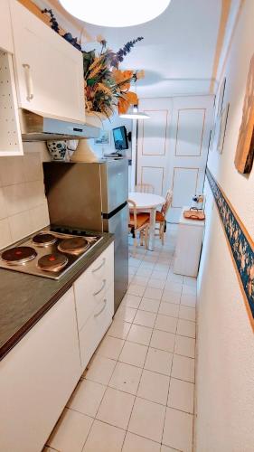Kitchen, GLORIADALI’ in Avenue de Cannes