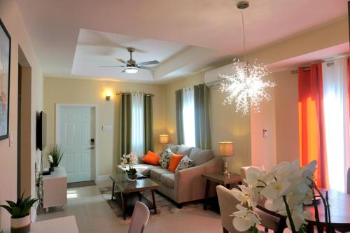 Paradise Oasis - Solar Powered with Starlink WiFi and Pools in Lucea