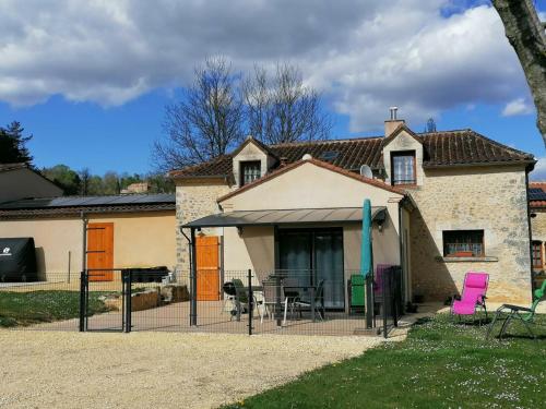 Gîte Saint-Amand-de-Vergt, 4 pièces, 6 personnes - FR-1-616-243