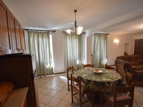 Attractive Holiday Home in Trarego Viggiona with Garden