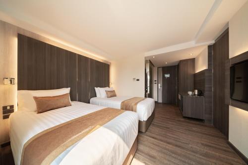 Deluxe Double or Twin Room image 6